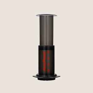 AeroPress - w zestawie 100 filtrów papierowych, mieszadło, miarka.