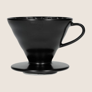 Ceramiczny Dripper V60 02 Hario – zaparzacz do kawy - czarny